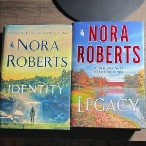 Nora Roberts books
Hardcover
EUC
